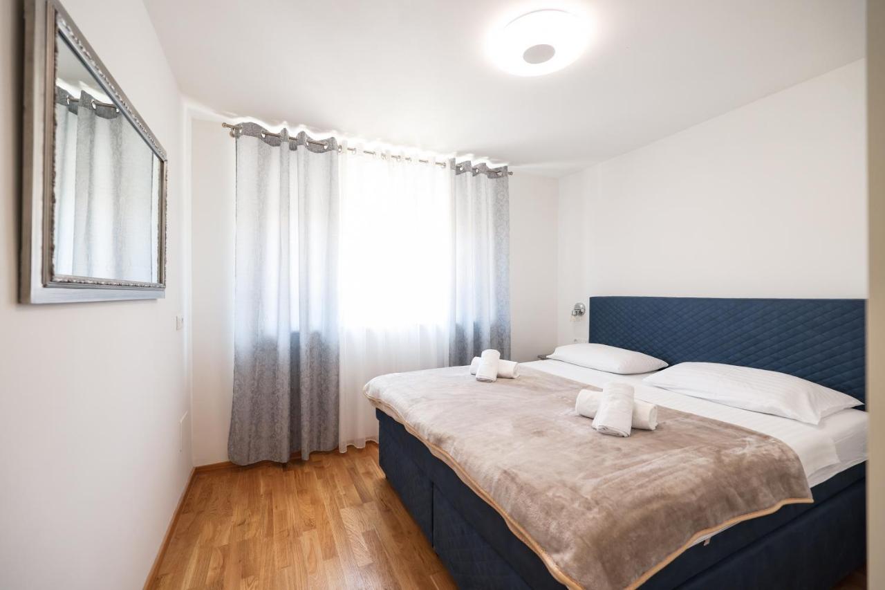 Two Bedroom Apartment With A Balcony Relja Zadar Exterior foto