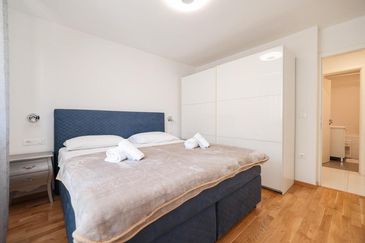 Two Bedroom Apartment With A Balcony Relja Zadar Exterior foto