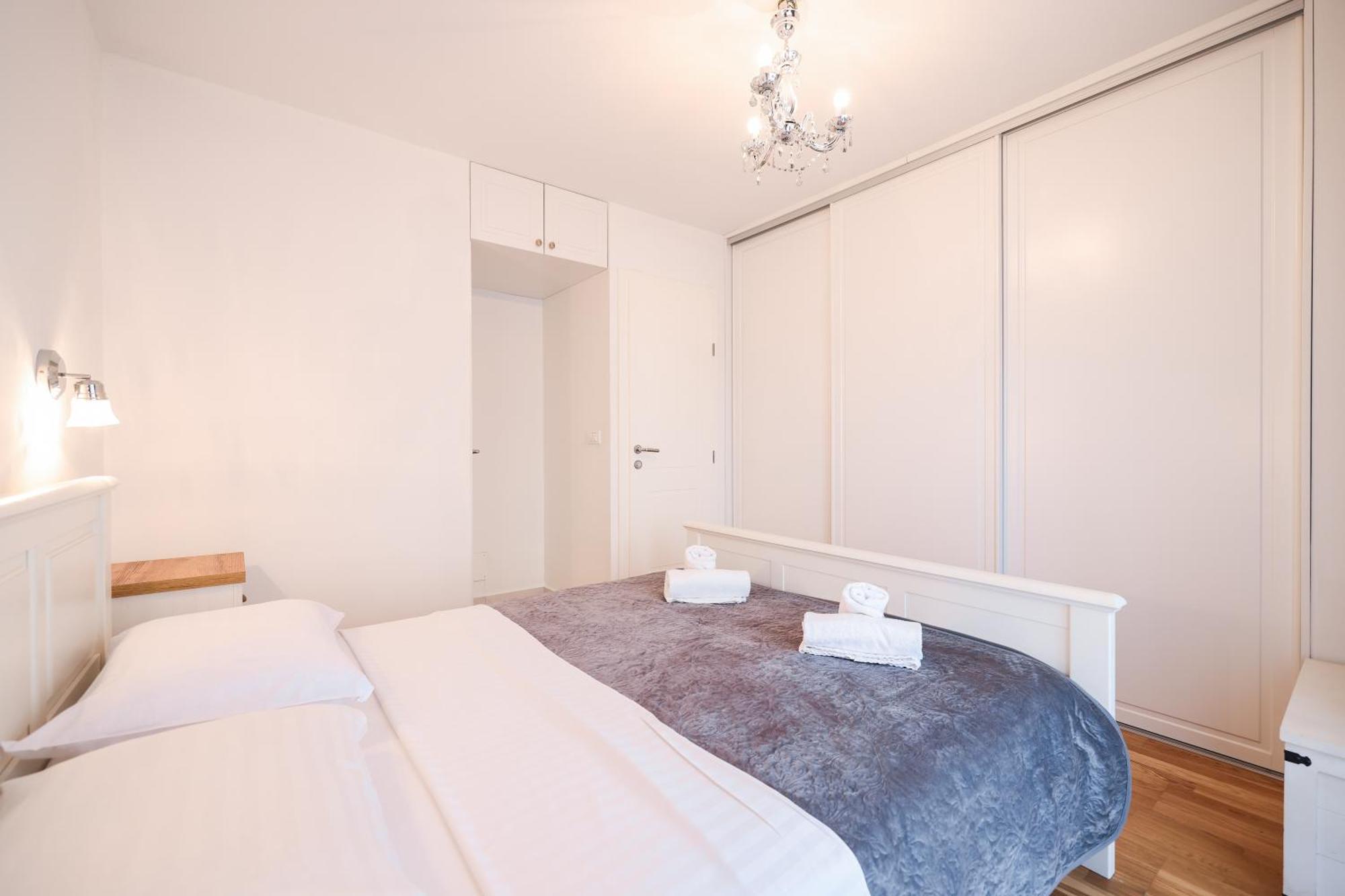 Two Bedroom Apartment With A Balcony Relja Zadar Exterior foto